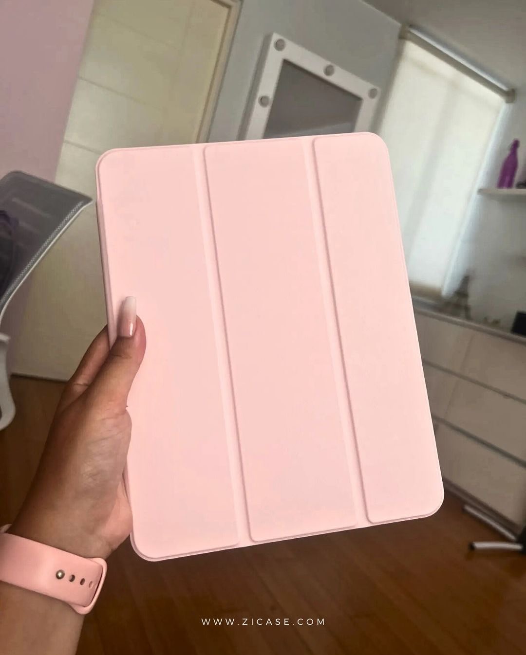 Thecaseplug1 Facebook ad: Straight iPad cases with pen slot available now…