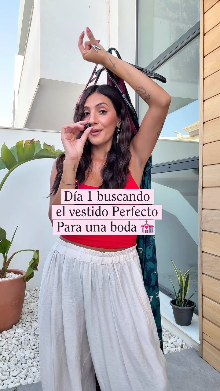 MasQguapas Modas Facebook ad: ¿Qué hacemos? ¿Me quedo con alguno o seguimos…