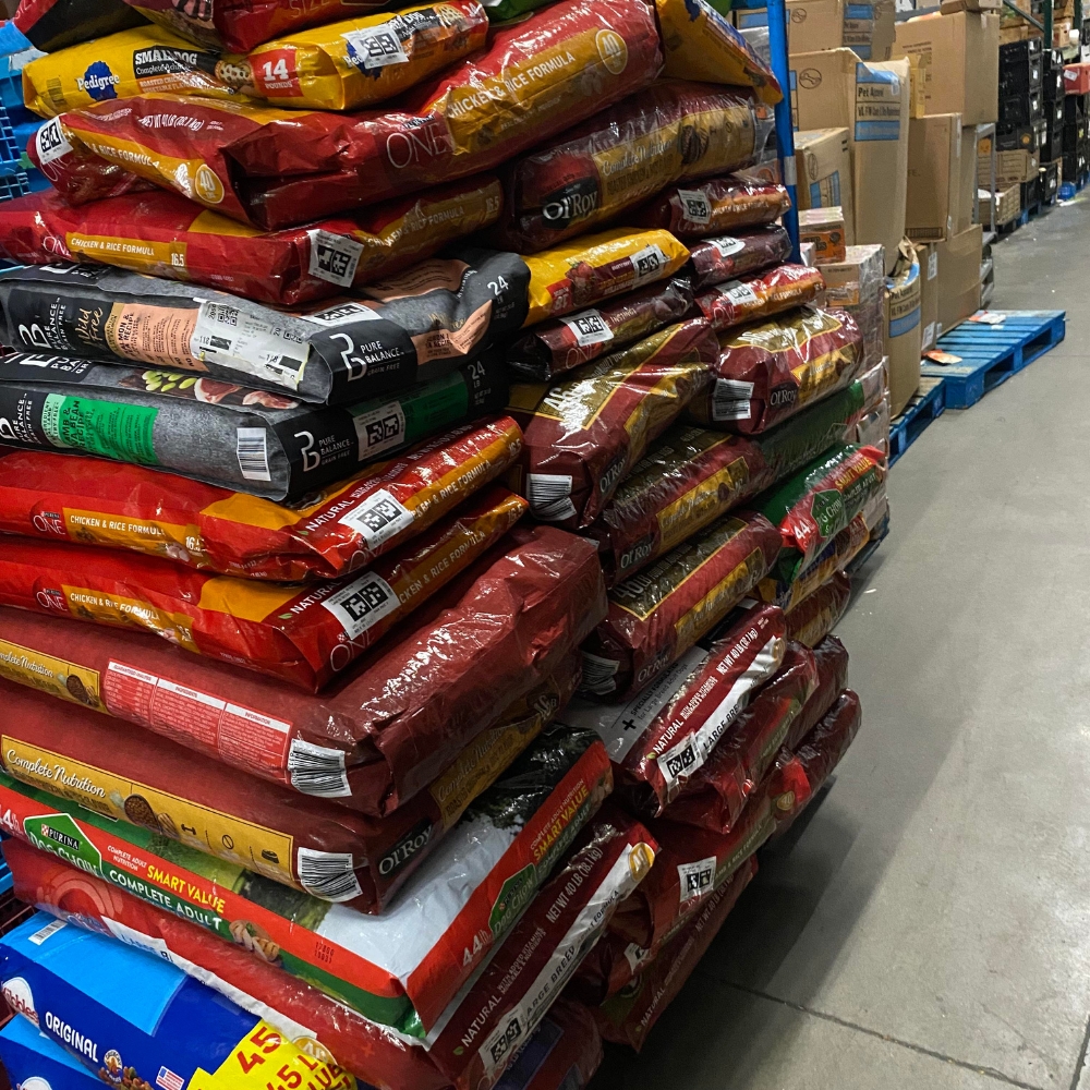 Pet Hub USA Facebook ad: Where to Find Clearance Pet Supplies