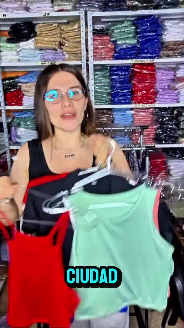 Zonia Confecciones Facebook ad: Chatea con nosotros