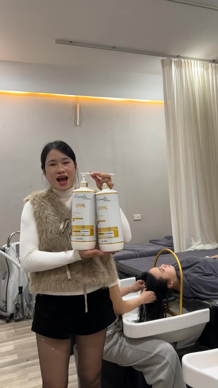Bà Trùm Dầu Gội Facebook ad: Salon nhà em vẫn về đều hàng cho…