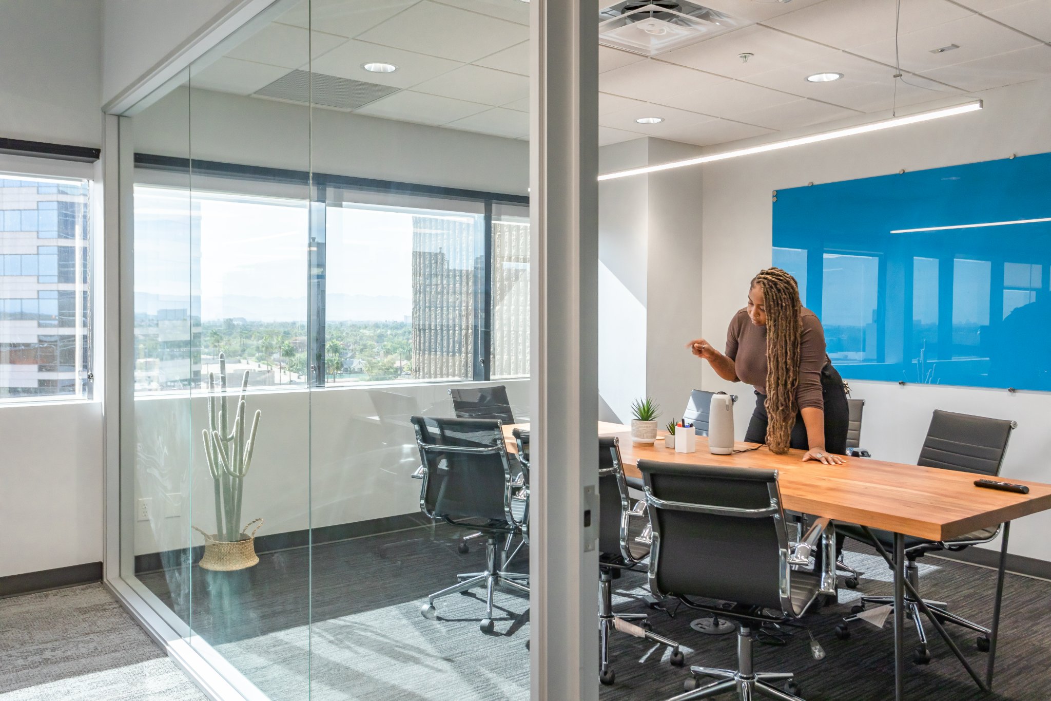 Ryan Kelley Facebook ad: Furnished Office Space in Midtown Phoenix