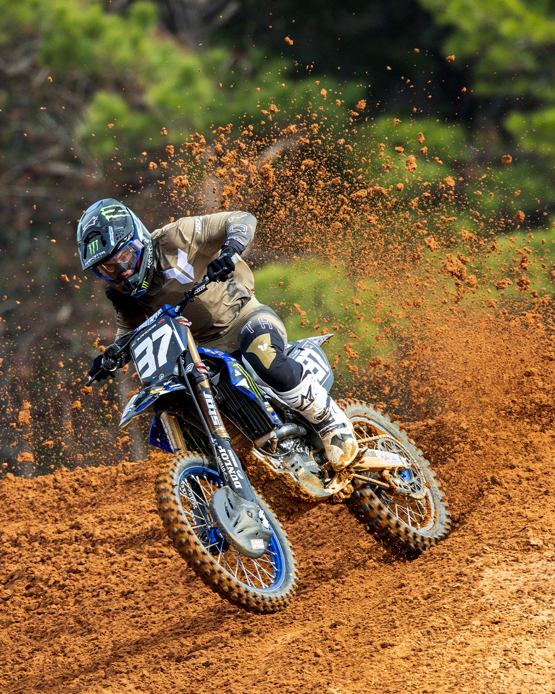 MXstore Facebook ad
