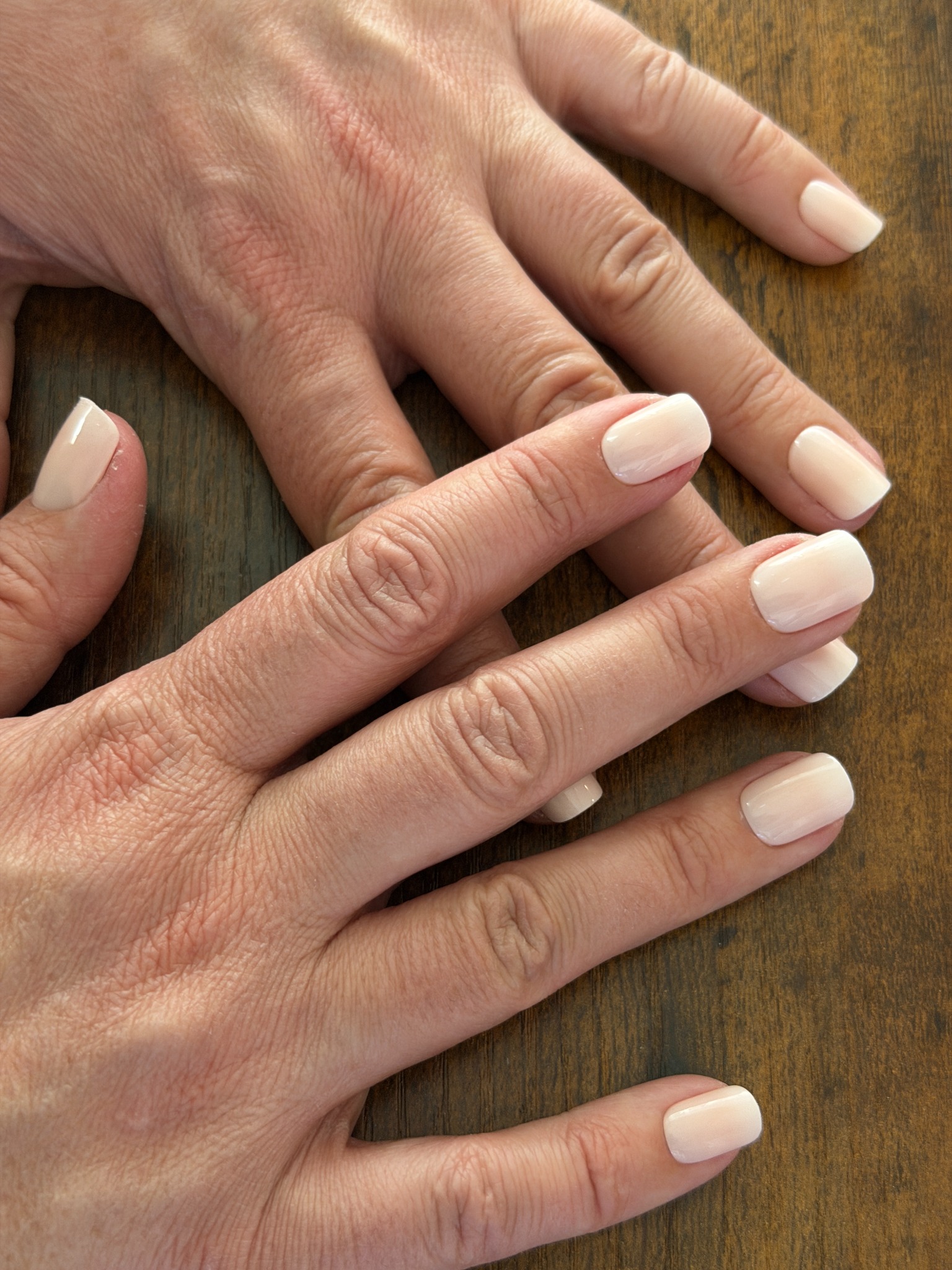 PressiesOfficial Facebook ad: 21-Day Manis in 10 Minutes!