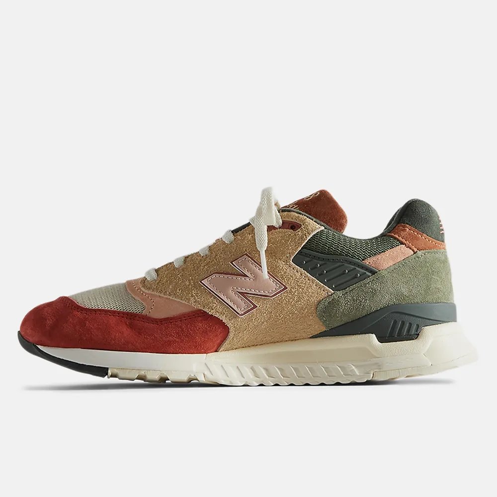uptownluks Facebook ad: Your outfit isn’t complete without the right sneakers.