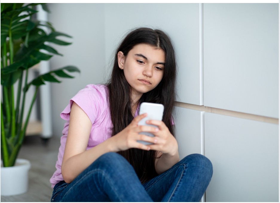 Blue Oak Counseling Services Facebook ad: Not every teen bounces back into the school…