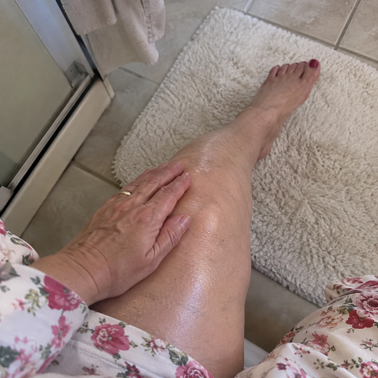 Skin Tips After 40 Facebook ad: Six Unanswered Messages