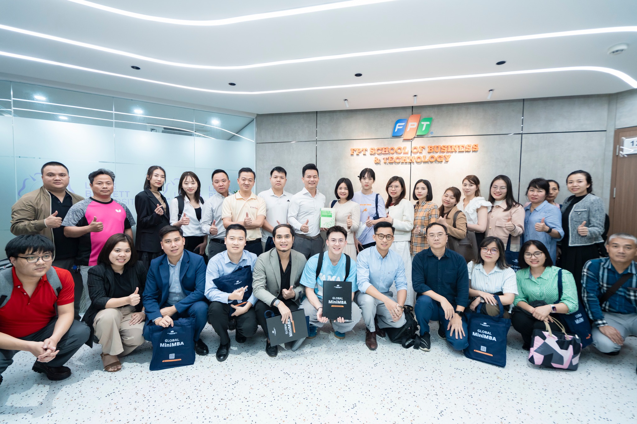 Global Mini MBA định hướng AI - Lãnh đạo vươn tầm Doanh nghiệp bứt phá Facebook ad