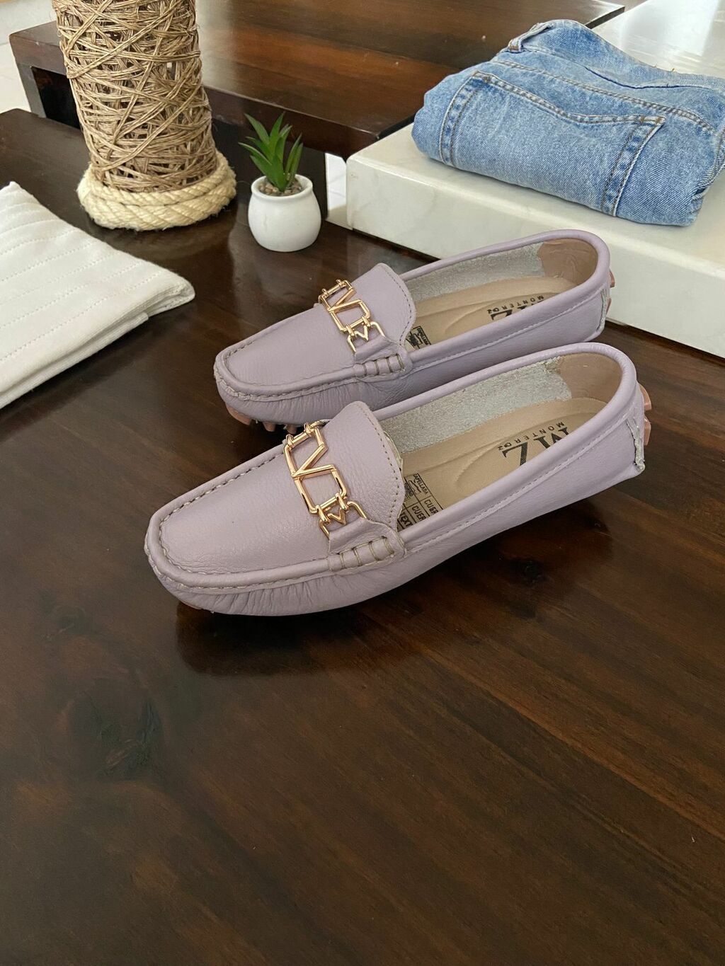 Monteroz Calzado Facebook ad: Los mejores zapatos de Dama ya están aquí.