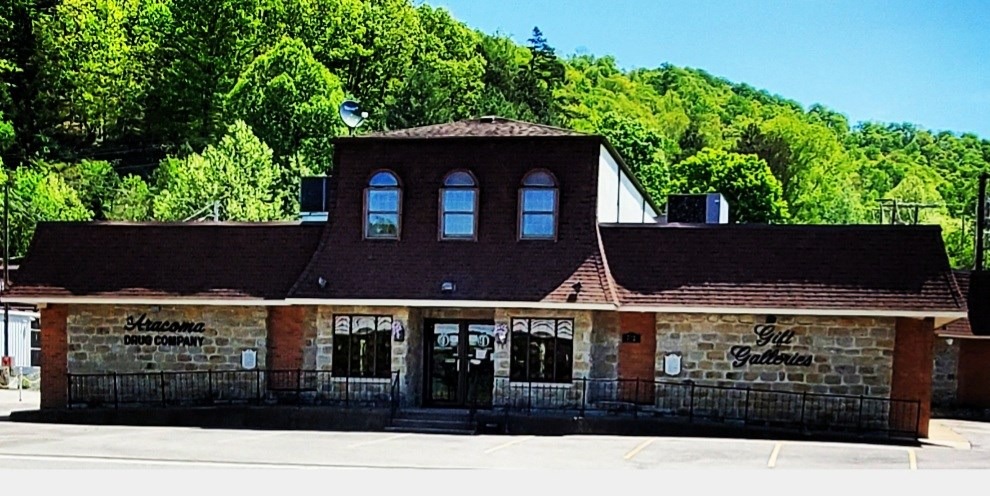 Aracoma Drug Company Facebook ad: Serving Chapmanville for over 46 years.
