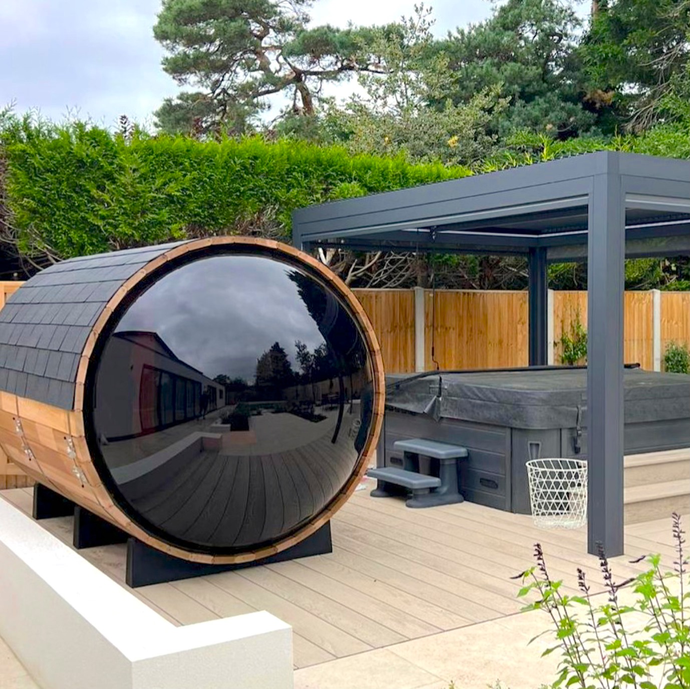 South Coast Spas & Saunas Facebook ad: Find Out Our Best Deals.