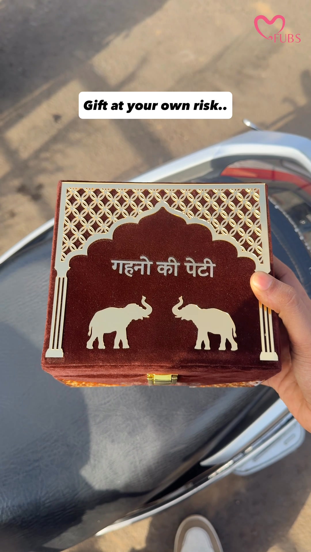 Fubs Facebook ad: More than just jewellery, it’s a little box…