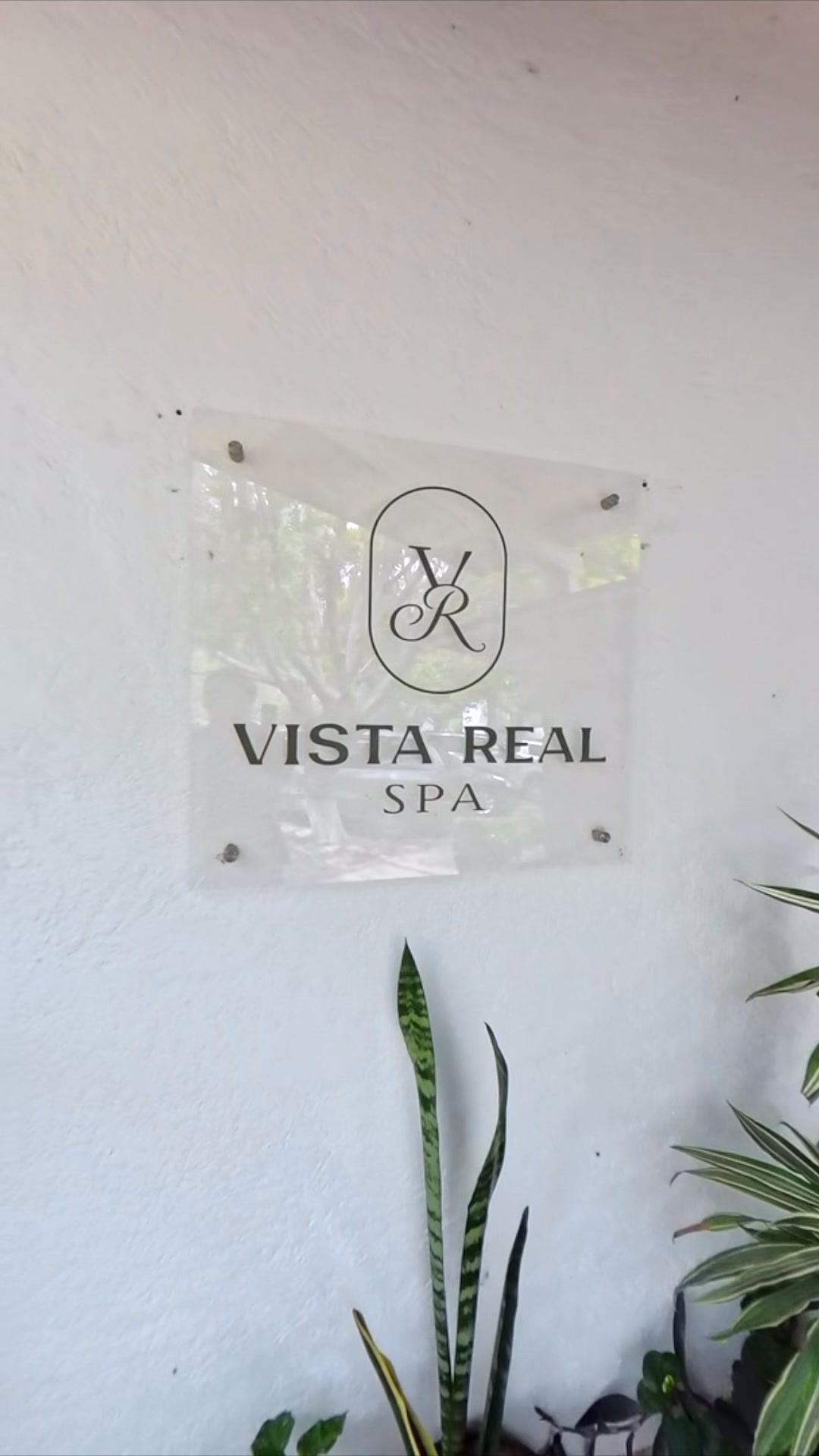 Spa Vista Real Wellness Facebook ad: Regálate un momento para ti.
