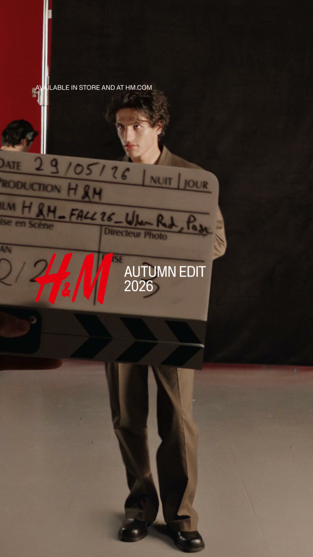 H&M Facebook ad: Tailored for autumn