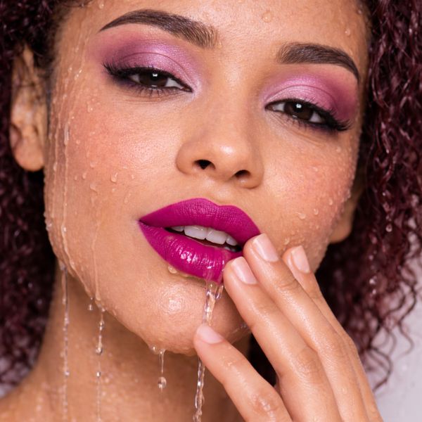 Lipstick Addict Facebook ad: Rouge à Lèvres Liquide Matte Black Crystals