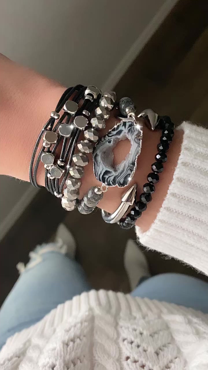 Kinsley Armelle Facebook ad: Get 40% OFF Ends Tonight!
