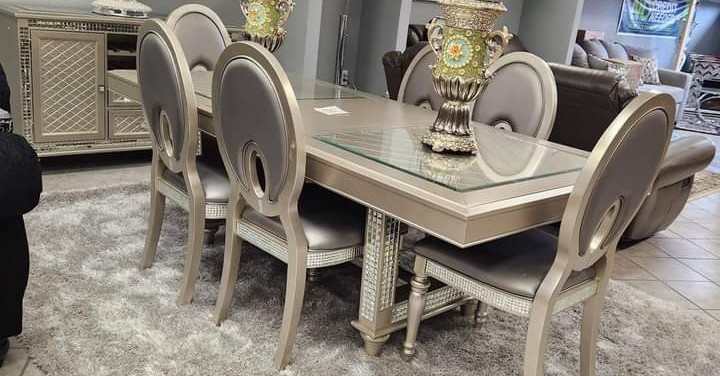 Furniture La Cuadra Facebook ad