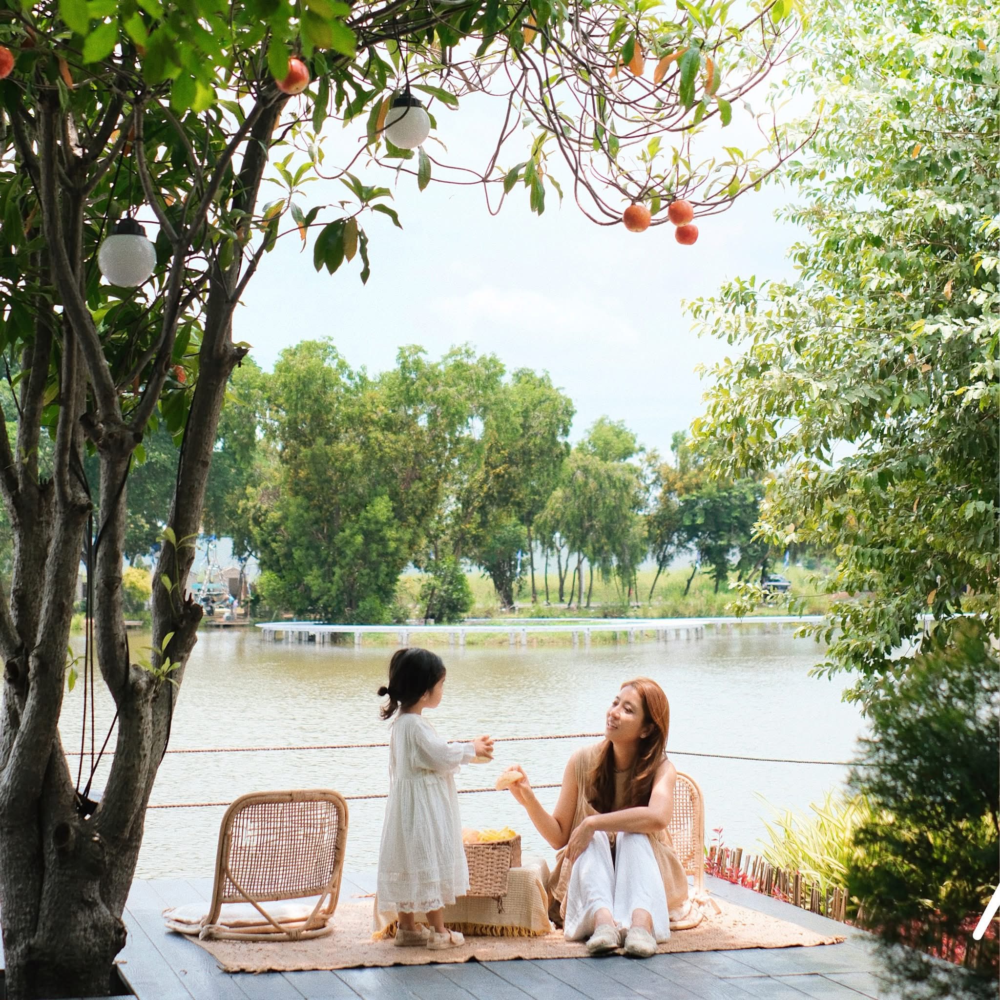 ประกาย Prakai Cafe & Cuisine Facebook ad