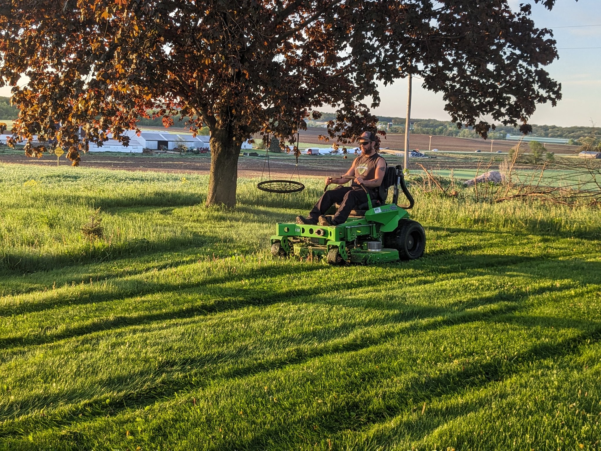 It's Electric Lawn, Snow and Handy Services LLC Facebook ad