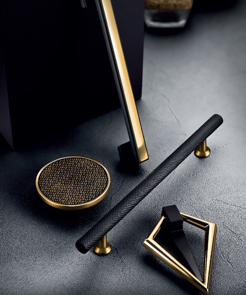 kulpanyahandlestore Facebook ad: Premium Brush Polished Bar Handles in Zinc Alloys…