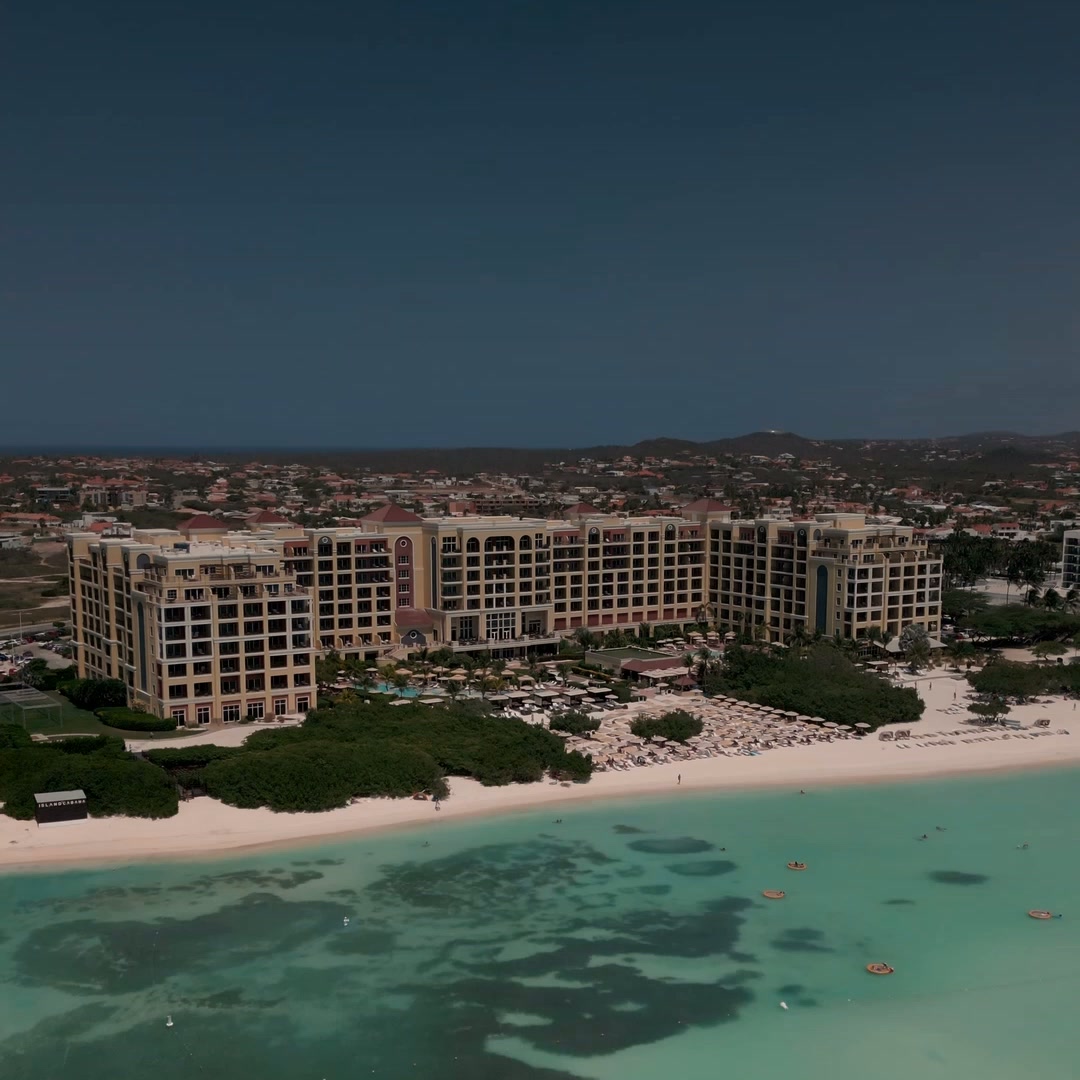 Luxury Group Facebook ad: Espacios que inspiran