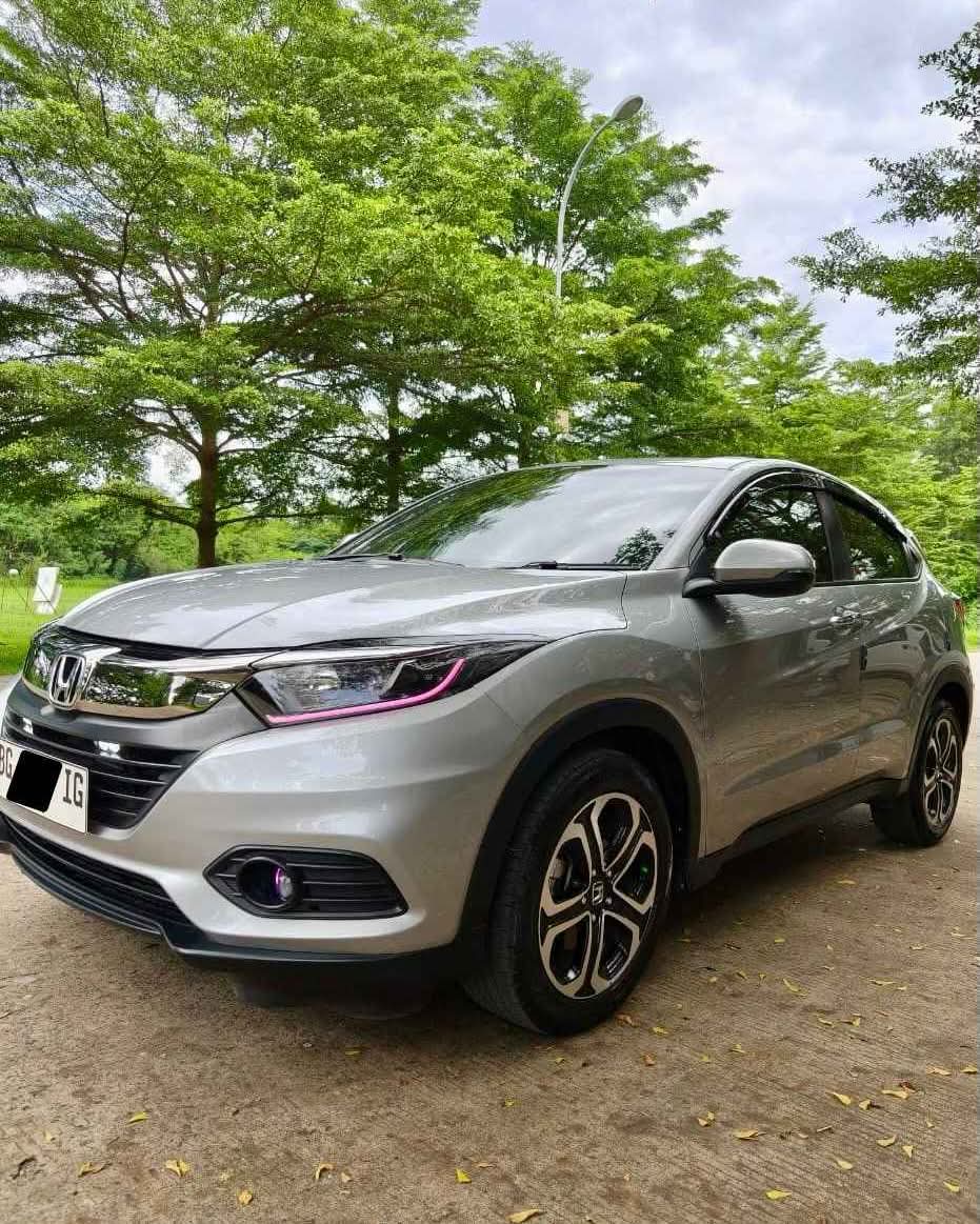 Steven Steven Facebook ad: 2021 Honda HR-V E CVT SE odo 12rb DP 10jt