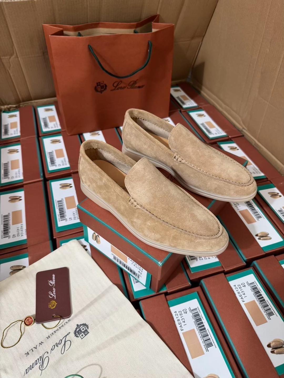 C N M shop 5 Facebook ad: สินค้าขายดี เข้าสต๊อกพร้อมจัด สีพร้อมส่ง