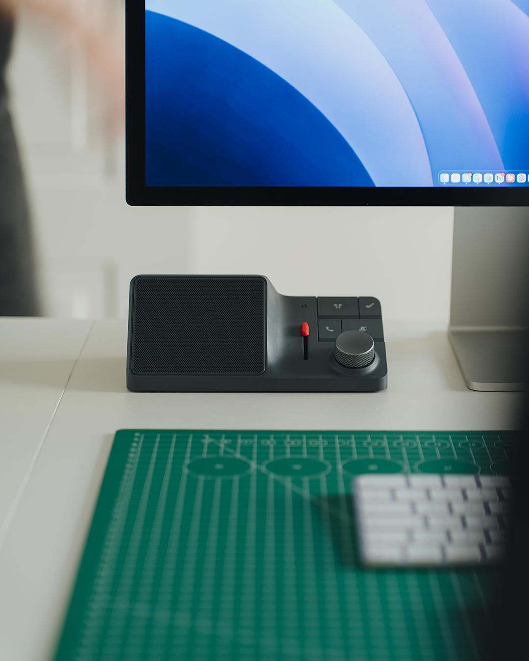 HiDock Facebook ad: Meet HiDock H1 Lite, the desktop AI speakerphone…