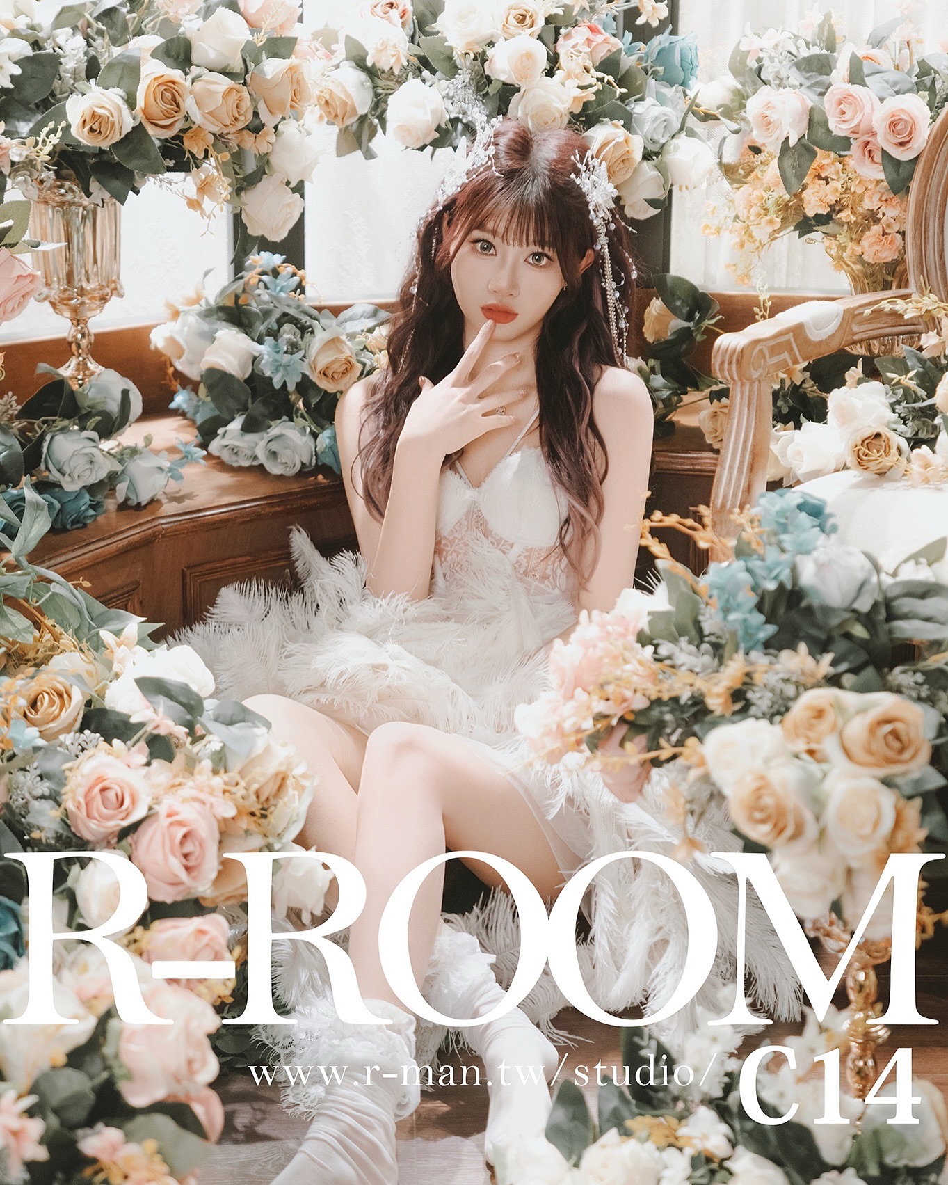 R-room 攝影棚  /  場地租借 · 攝錄影服務 Facebook ad
