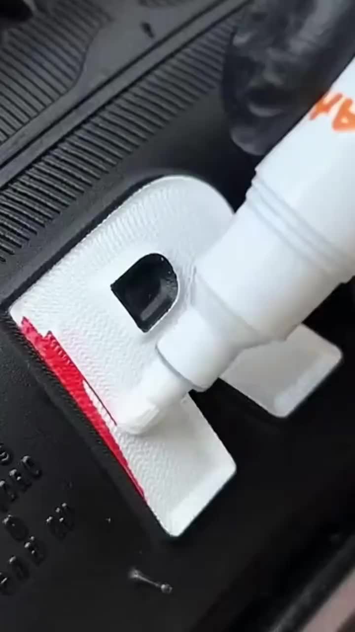 Spectacularing.A Facebook ad: Magic Waterproof Tire Paint Pen