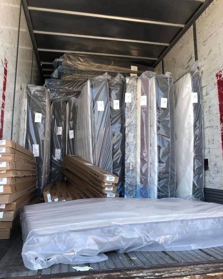 Alyssa Sorge Facebook ad: Mattress Overstock