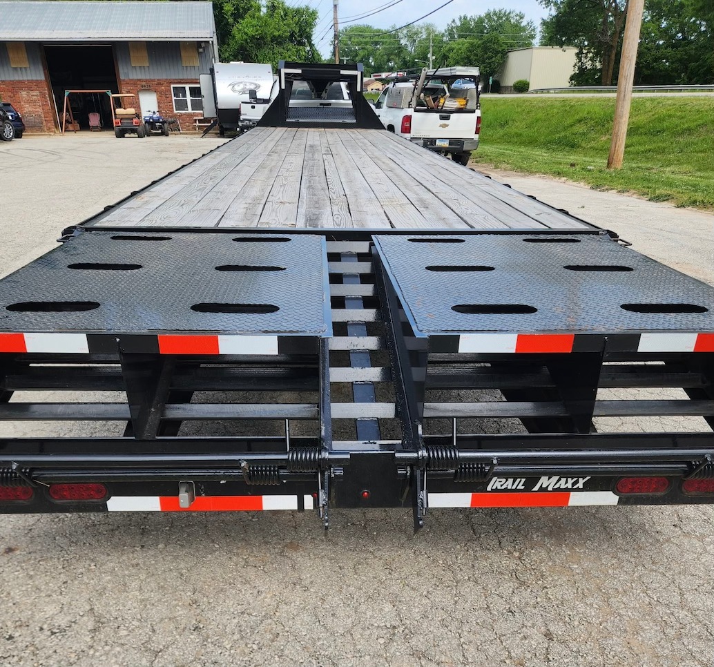 Adam Nelson Facebook ad: 2024 Trail Maxx 40 foot gooseneck