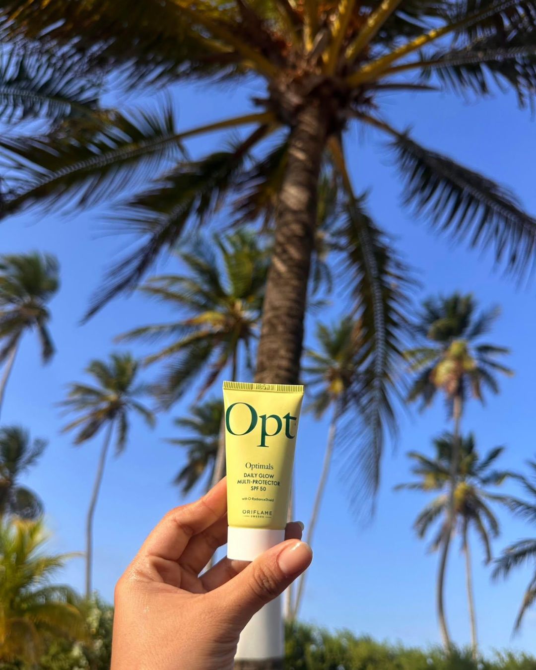 Oriflame Facebook ad: Alapvető napvédő termékek arcra és testre