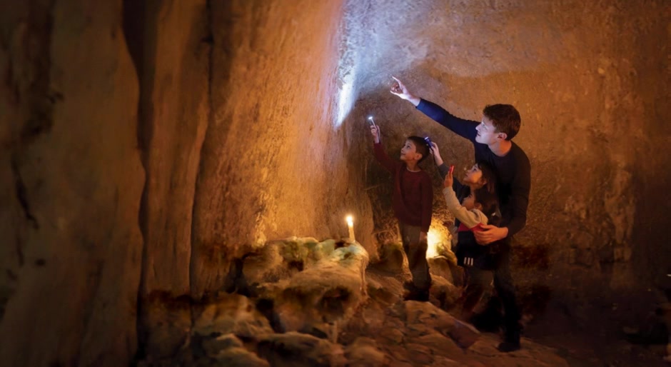 ארכאולוג ליום אחד Dig for a day Facebook ad: Dig for a Day | Archaeological Experience in Israel at…