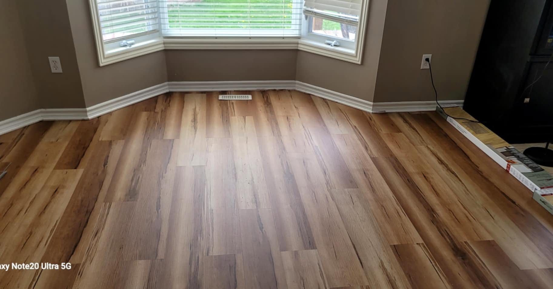 Mohammad Khalvatyan Facebook ad: Flooring inst.alla.tion