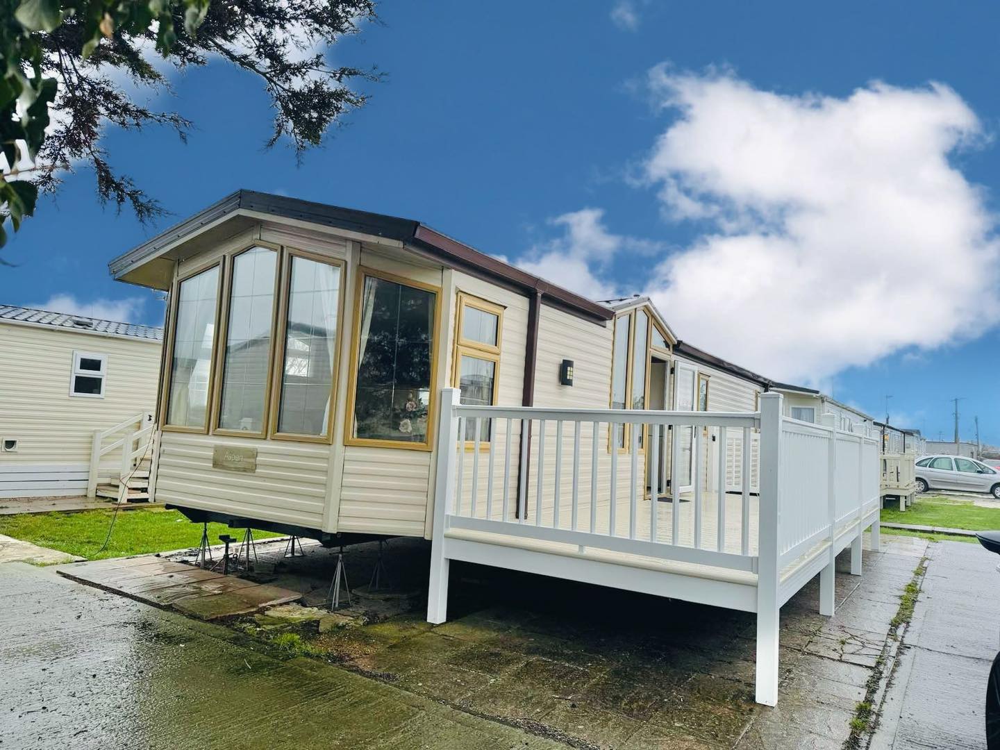 Seawick and St Osyth Beach Holiday Parks, Caravans For Sale Facebook ad: MAKE YOUR DREAMS REALITY