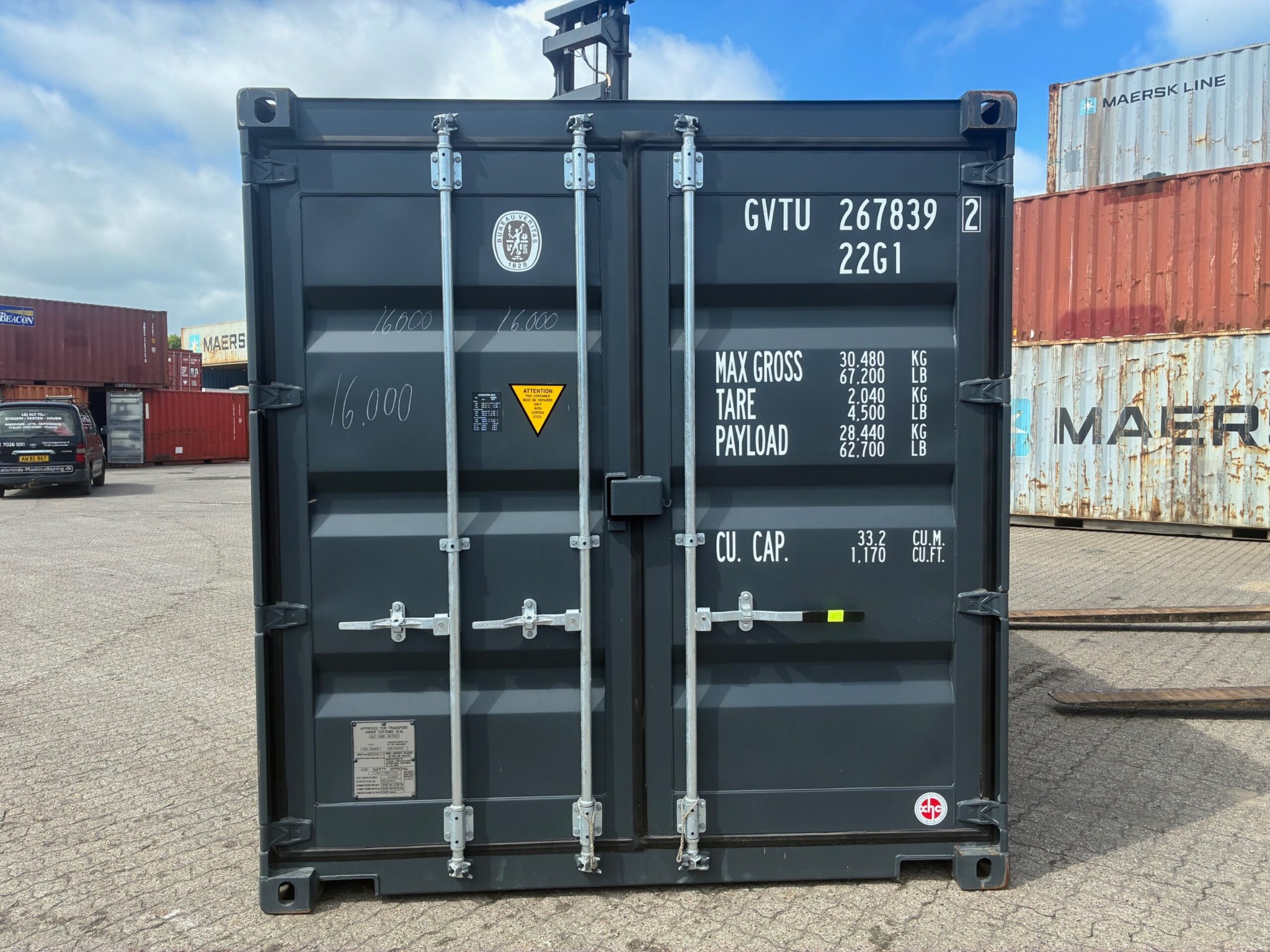 Container-Lageret Facebook ad: SÆLGES! - KUN 16.000 kr.
