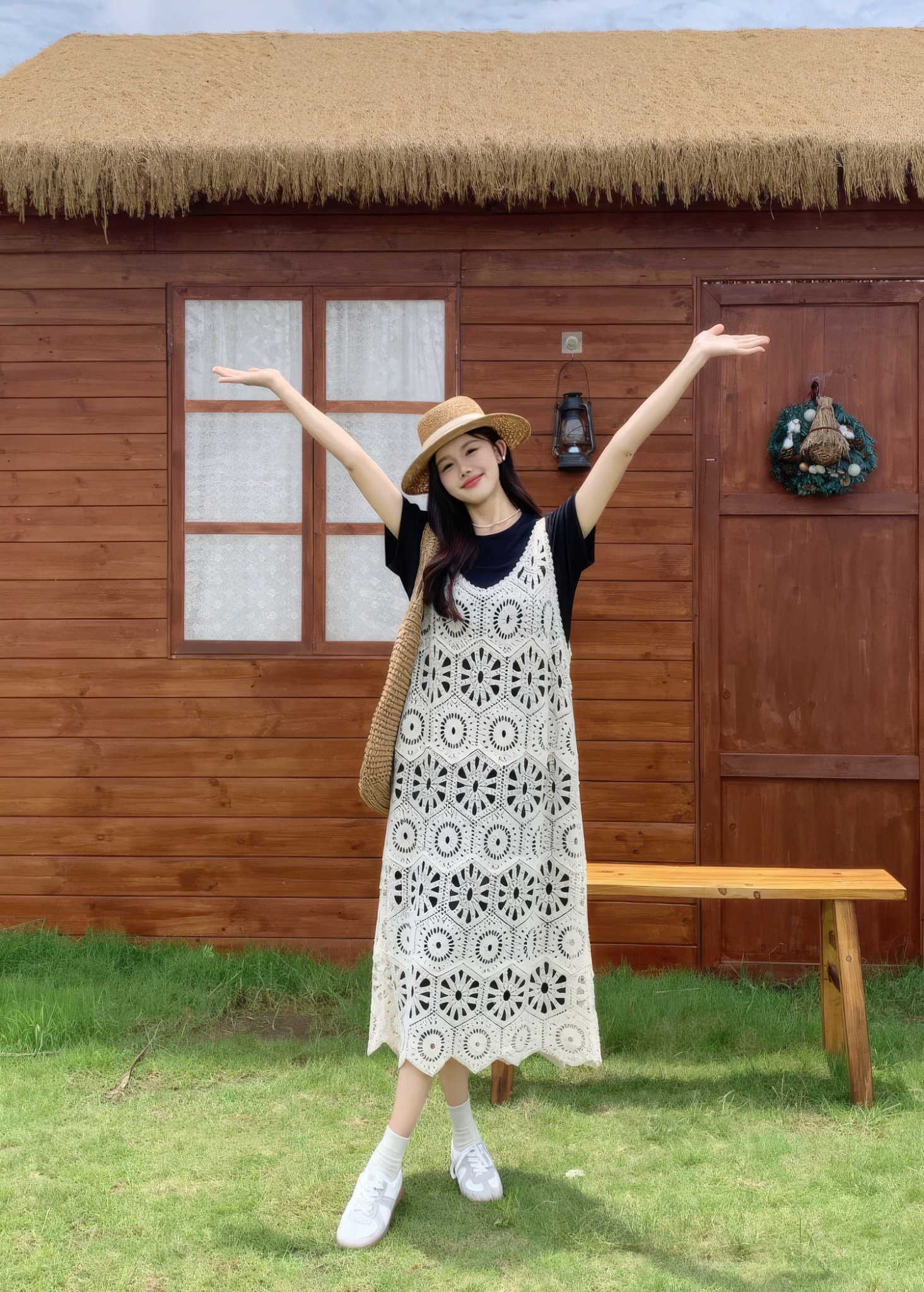 Oversized Korea Facebook ad: 크로셰 썸머 레이스 드레스+이너 블랙 원피스 (SET 할인 EVENT): OVERSIZED.