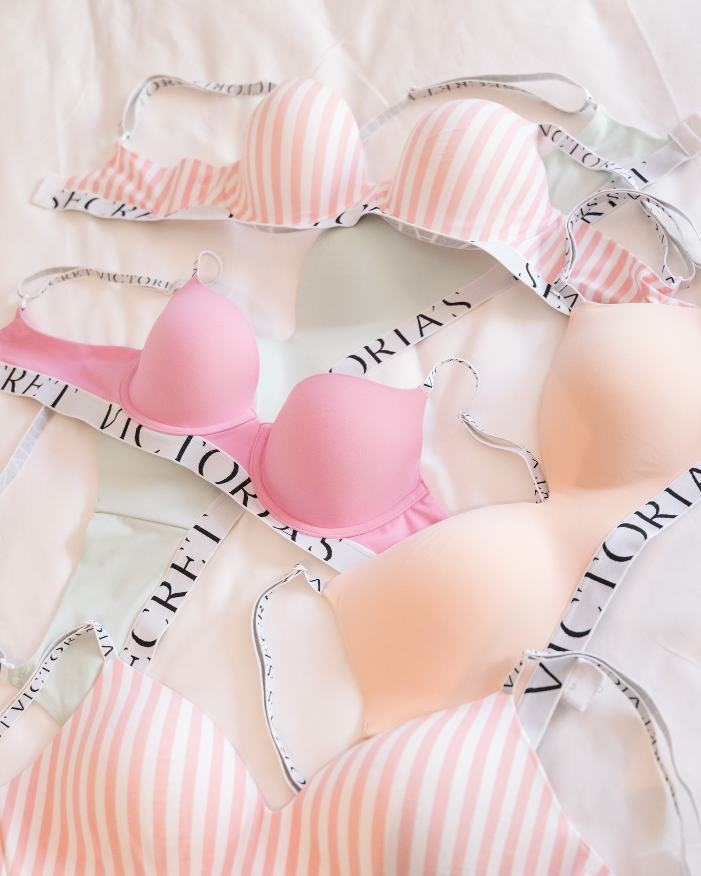 Victoria's Secret Facebook ad