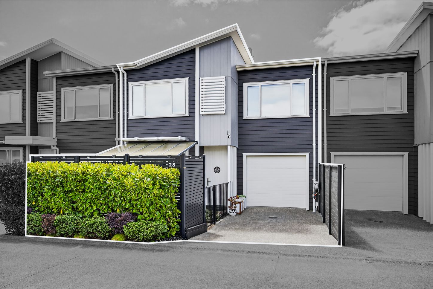 Gareth Hookham Real Estate Facebook ad: Modern, Effortless & Minutes from Beaches!