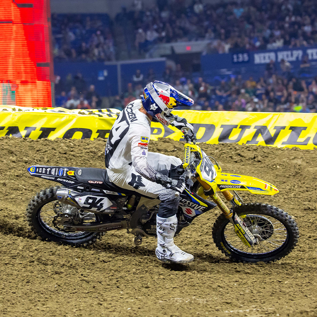 MXstore Facebook ad