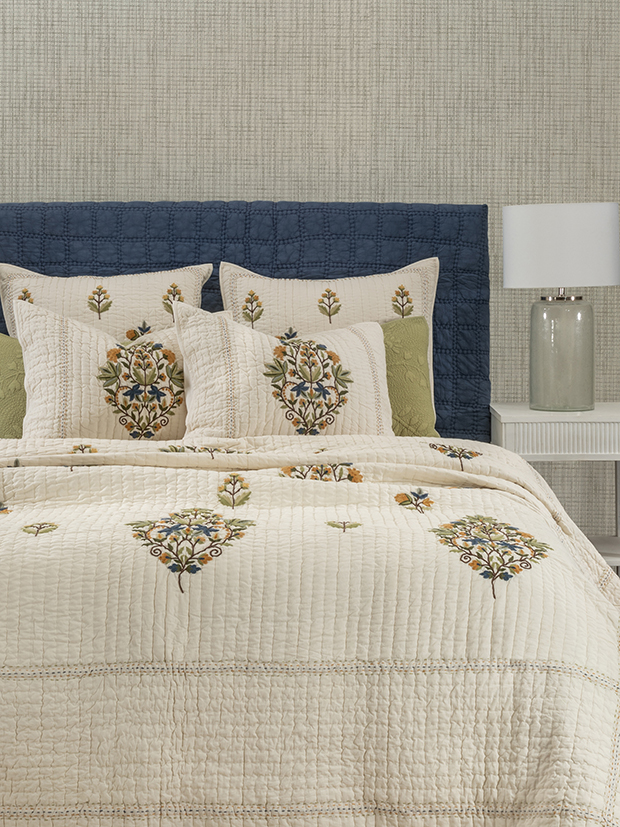 Sarita Handa Facebook ad: Wrap yourself in the finest bedspreads, blending comfort…
