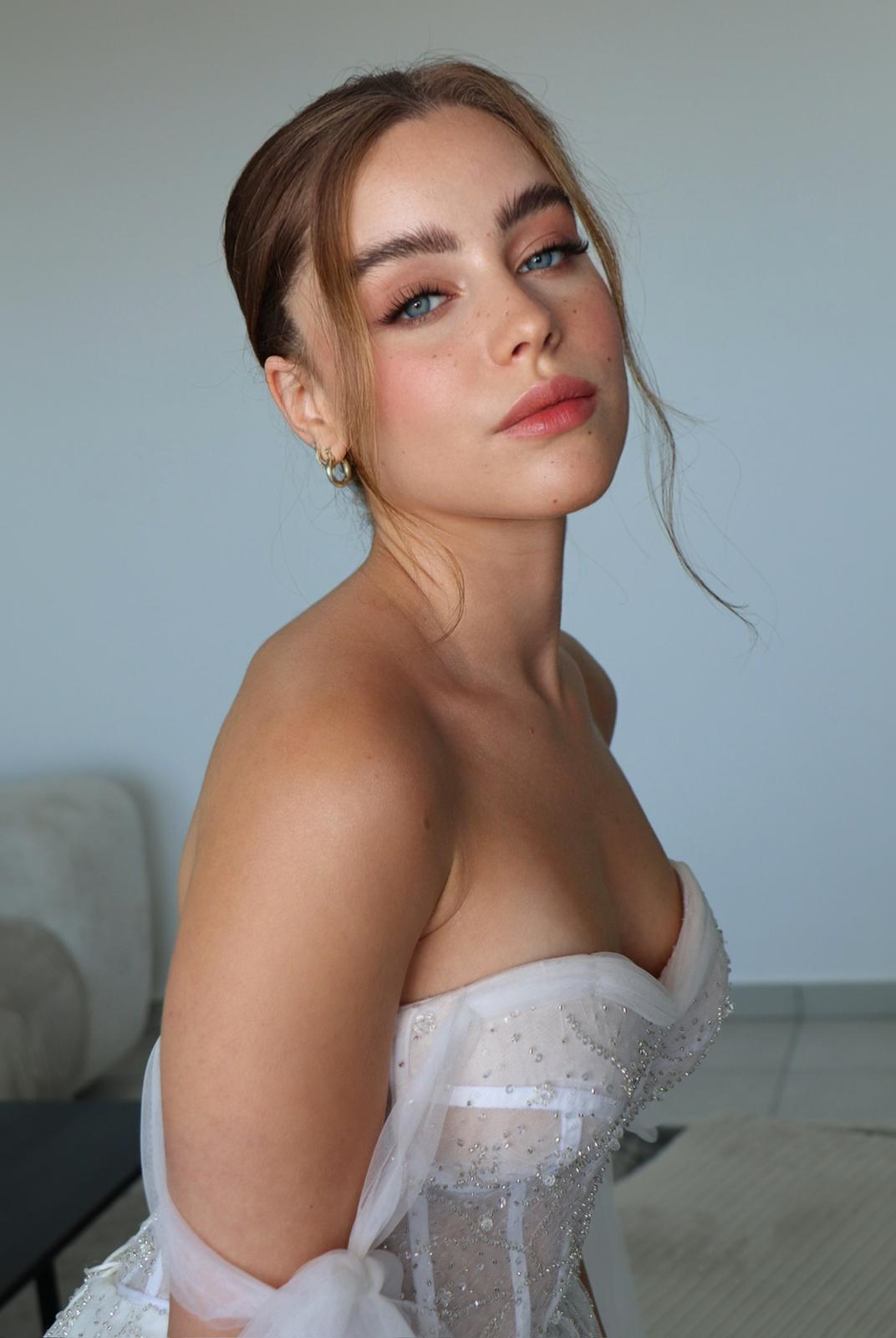 Romi makeup & hair Facebook ad