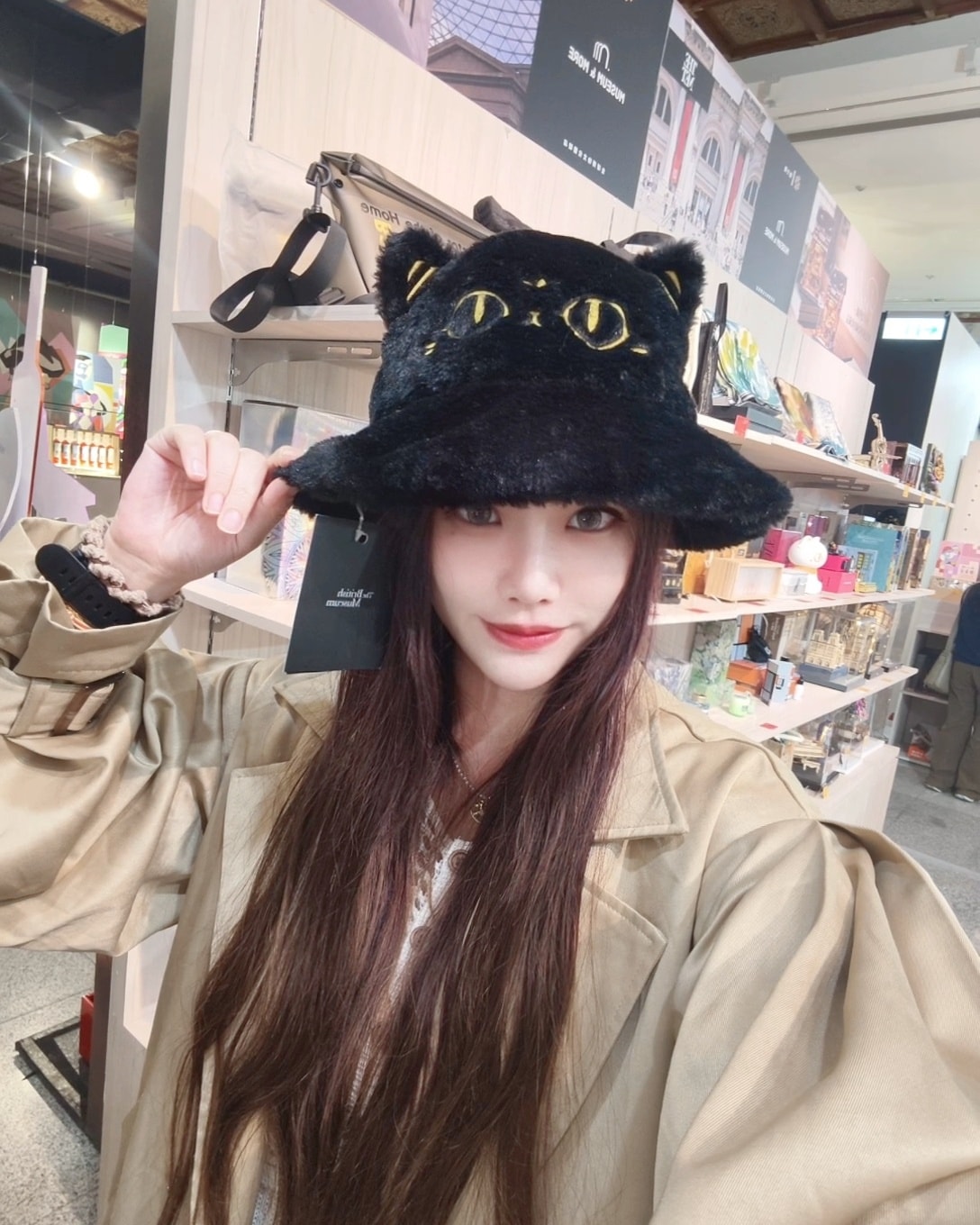 哈囉~I'm 蘋果 Facebook ad: 被神守護的感覺! 誰能拒絕這頂黑貓帽?