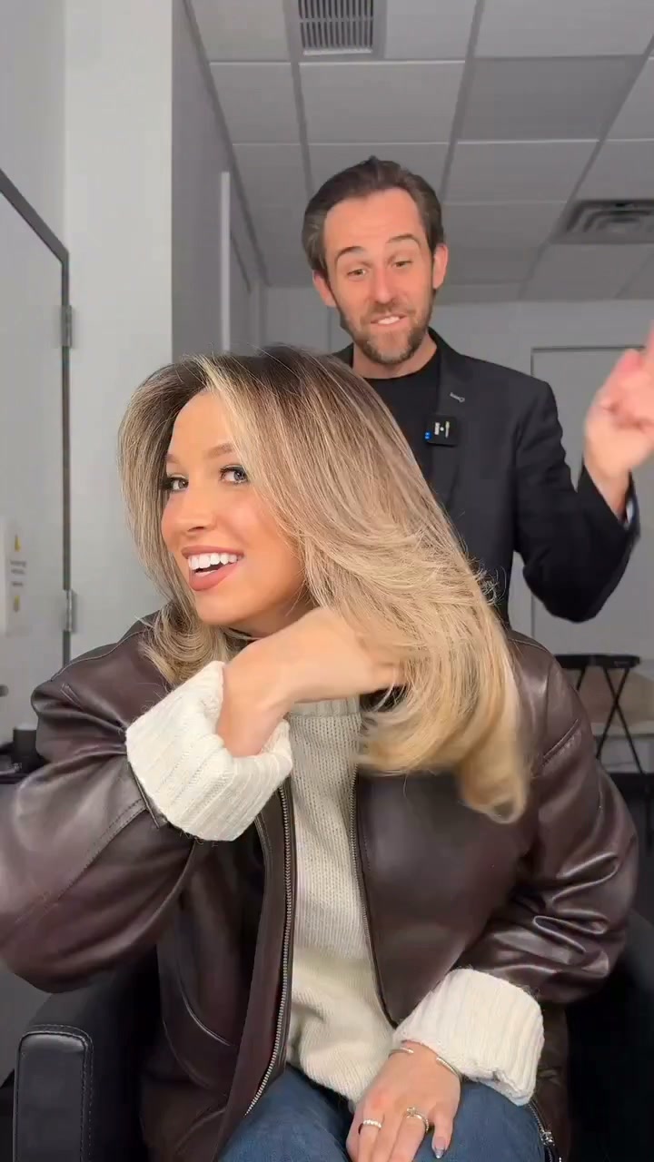 Color Wow Facebook ad: Visibly reduce breakage in 1 blow dry*!
