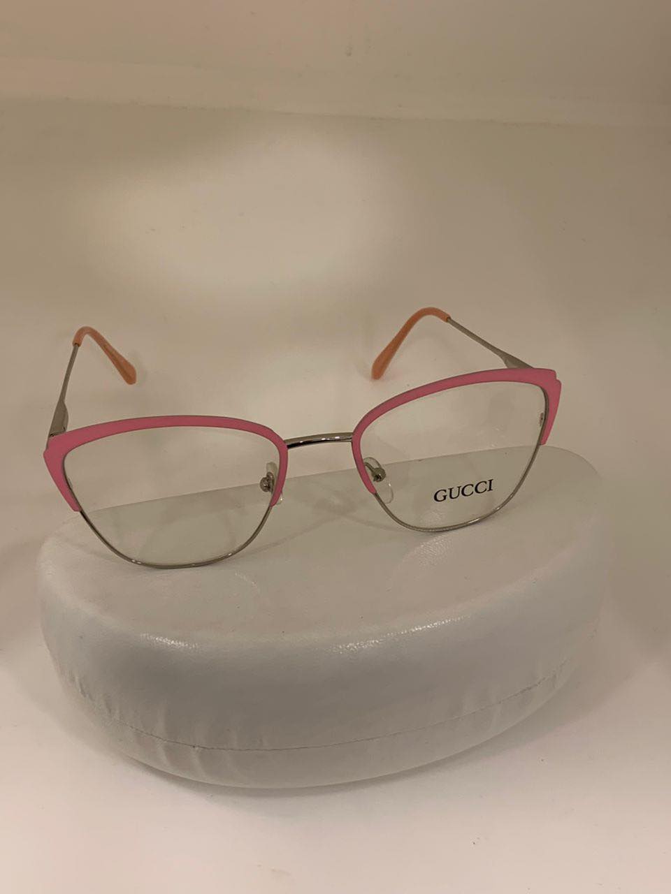 شركة العين للبصريات Alain Optical Company Facebook ad: الرقم واحد لا يُدّعى… الرقم واحد يُثبت