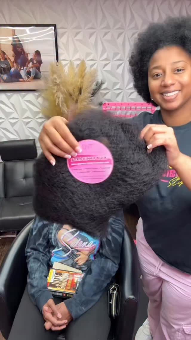 QVR_hair Facebook ad: Mini twists are THAT girl
