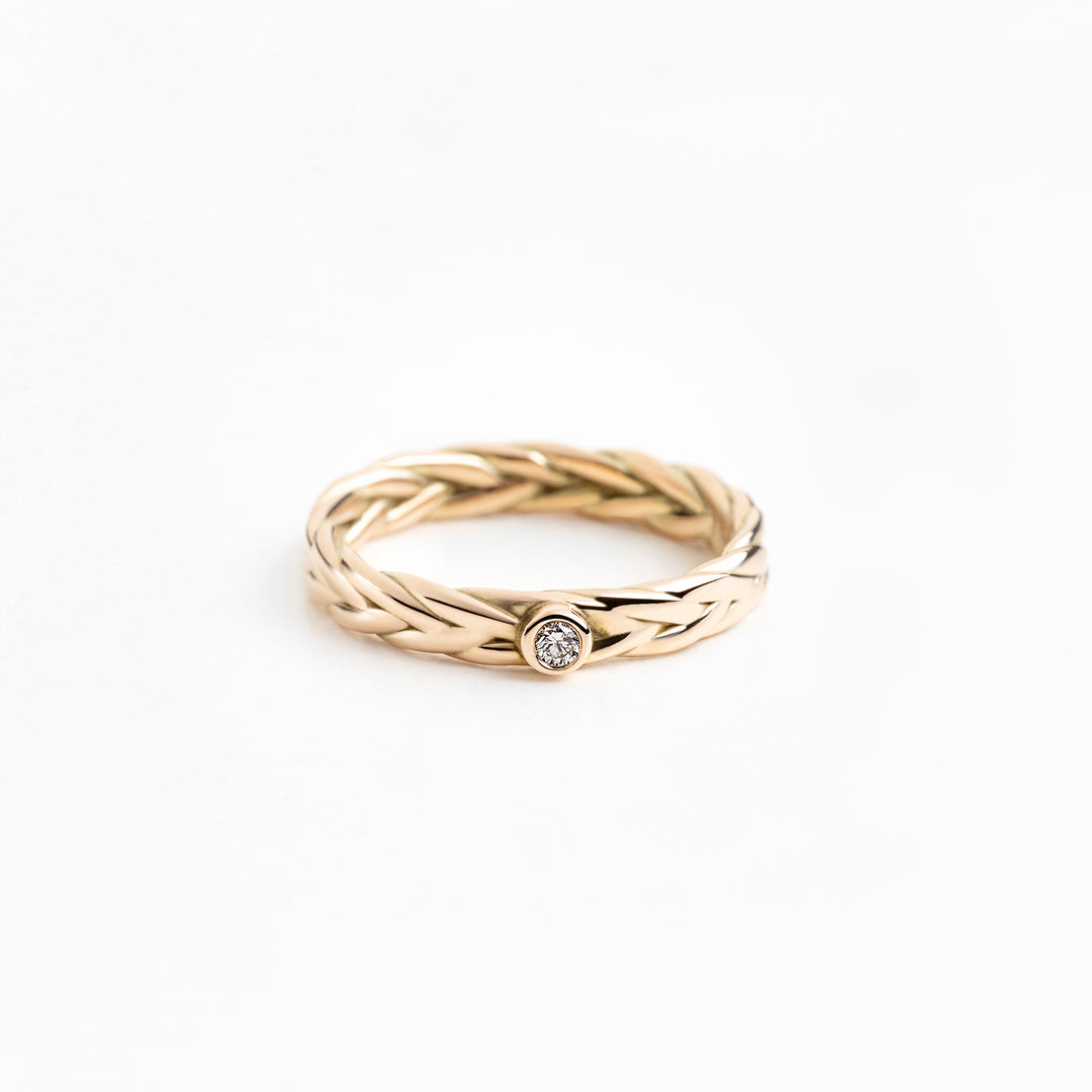 BY•L - skartgripir by lovisa Facebook ad: Gull & demantar gæði, nákvæmni og handverk Verslun…