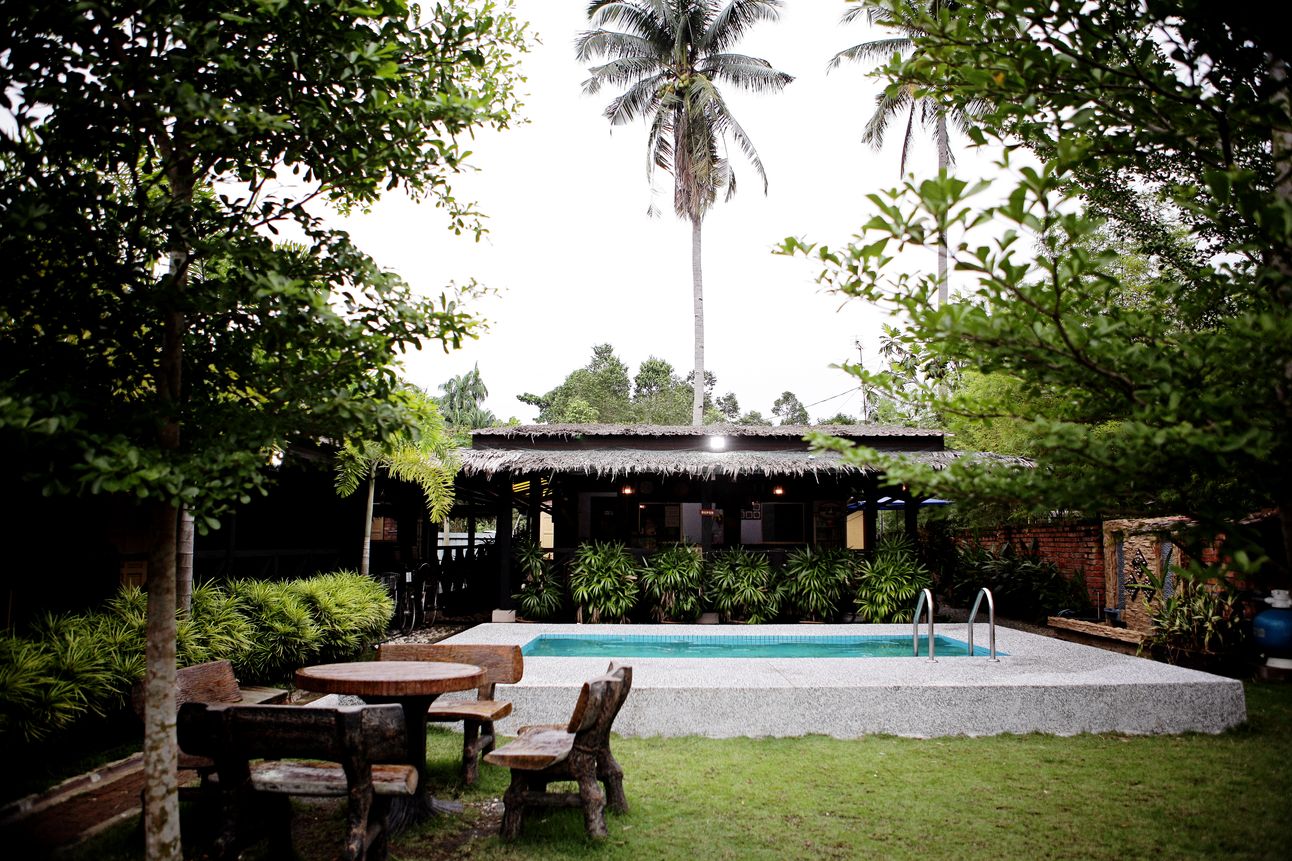 The Hut Facebook ad: THE HUT SERKAM CHALET MELAKA