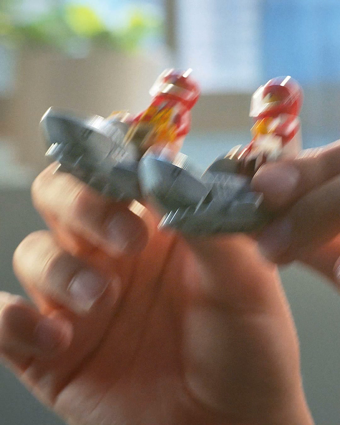 LEGO Facebook ad: Gimana kisah hero mereka?
